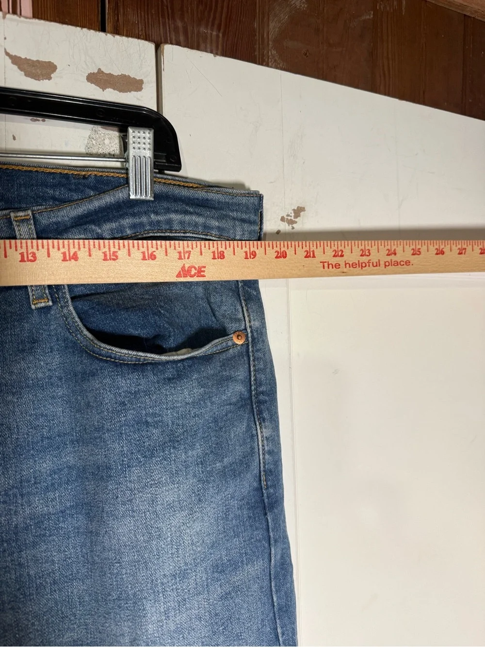 Levi’s 505 Straight Leg Jeans Medium Blue Wash Men’s size 38 x 34 Regular Fit